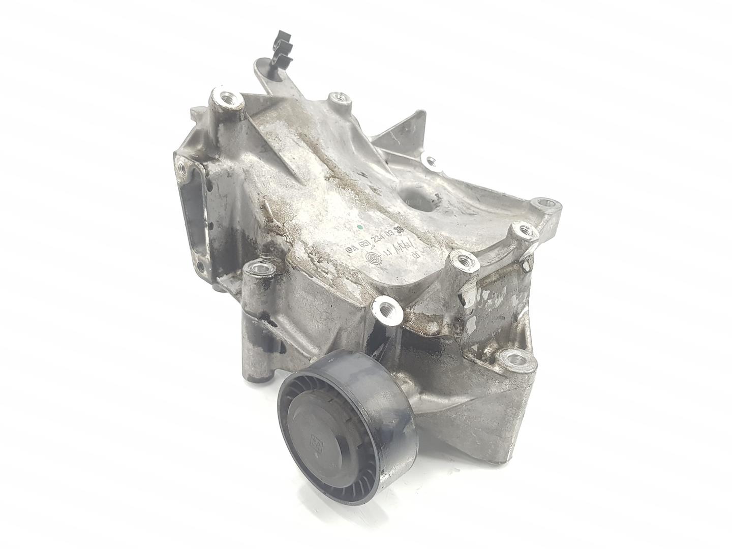 MERCEDES-BENZ C-Class W205/S205/C205 (2014-2023) Кронштейн генератора A6512340339, A6512340339, 1111AA 19863485