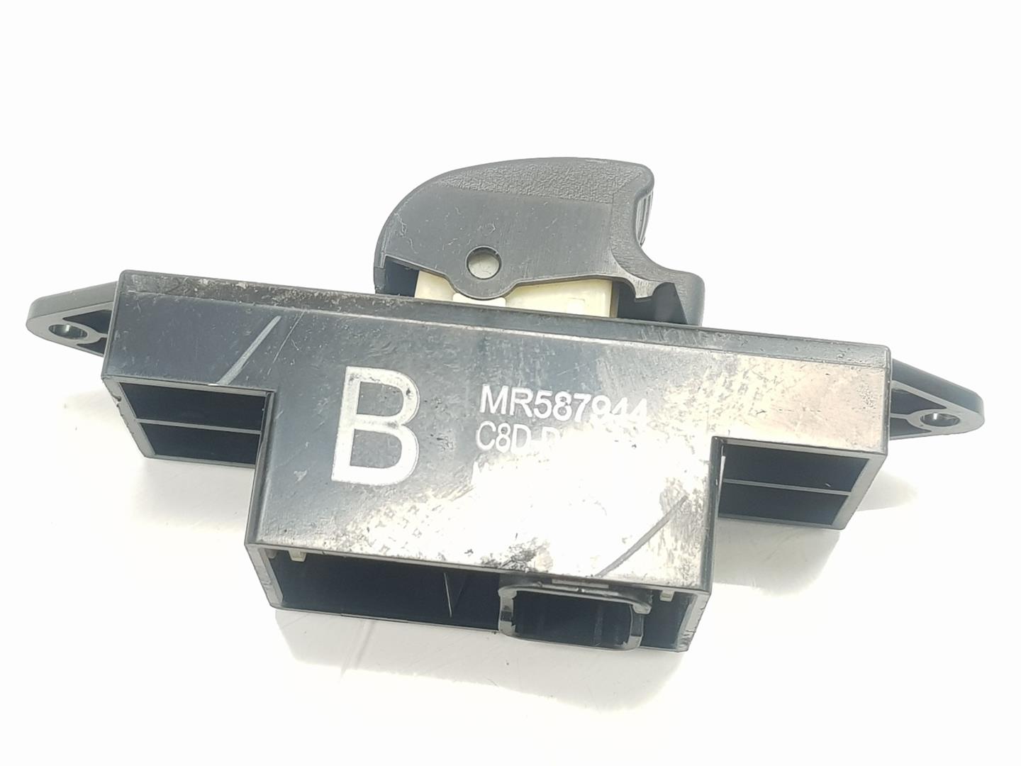 MITSUBISHI ASX 1 generation (2010-2020) Commutateur de commande de vitre de porte arrière droite MR587944, MR587944, 1141CB 22613513