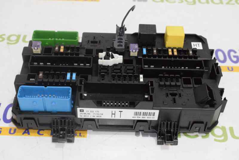 OPEL Astra H (2004-2014) Fuse Box 13222173 26379698