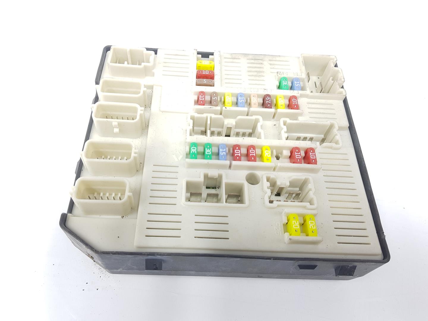 RENAULT Megane 3 generation (2008-2020) Fuse Box 284B68372R, 284B68372R 19638651