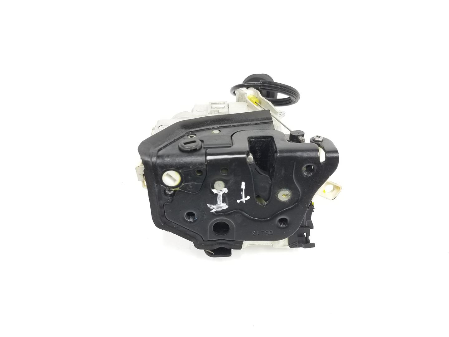 AUDI A4 B8/8K (2011-2016) Serrure de porte arrière gauche 8K0839015C, 8K0839015C 19921994