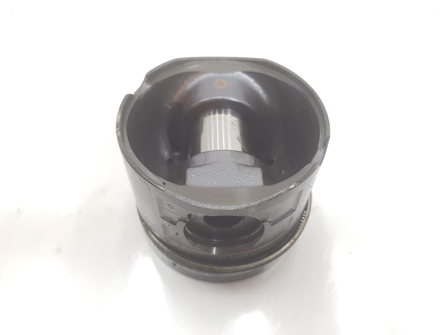 BMW 3 Series E46 (1997-2006) Piston 2247502, 11252247502 25086482