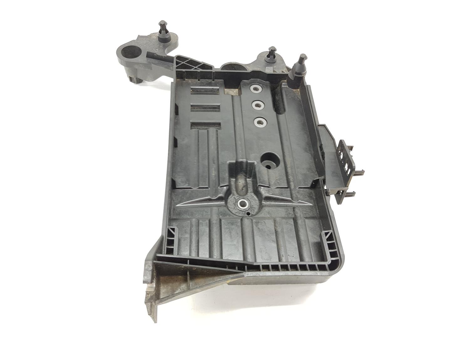 VOLKSWAGEN Passat Variant 1 generation (2010-2024) Battery holder 5Q0915331K, 5Q0915331K 24225188