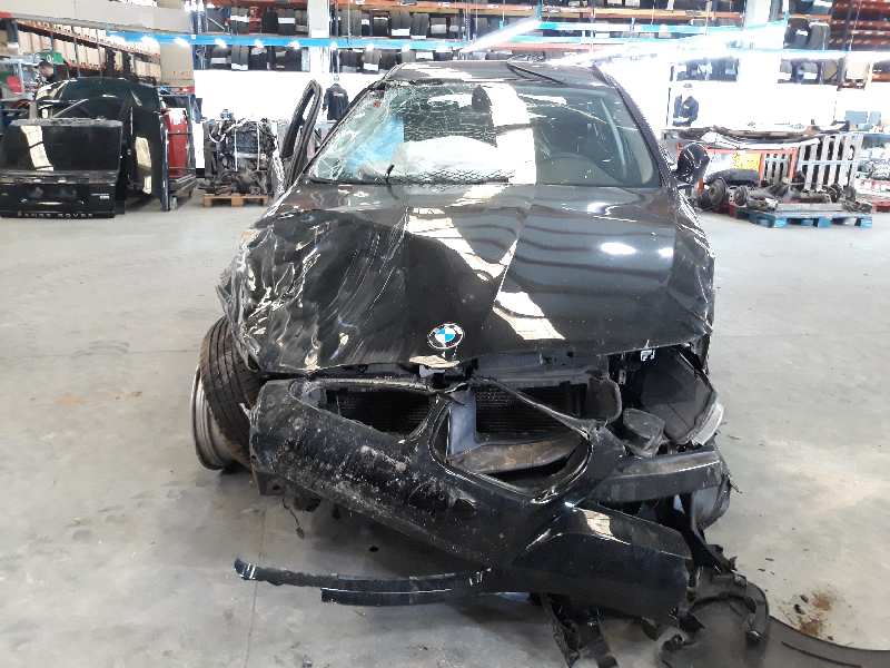 BMW 3 Series E90/E91/E92/E93 (2004-2013) Taka tasauspyörästö 33107591073,33107591074 19599928