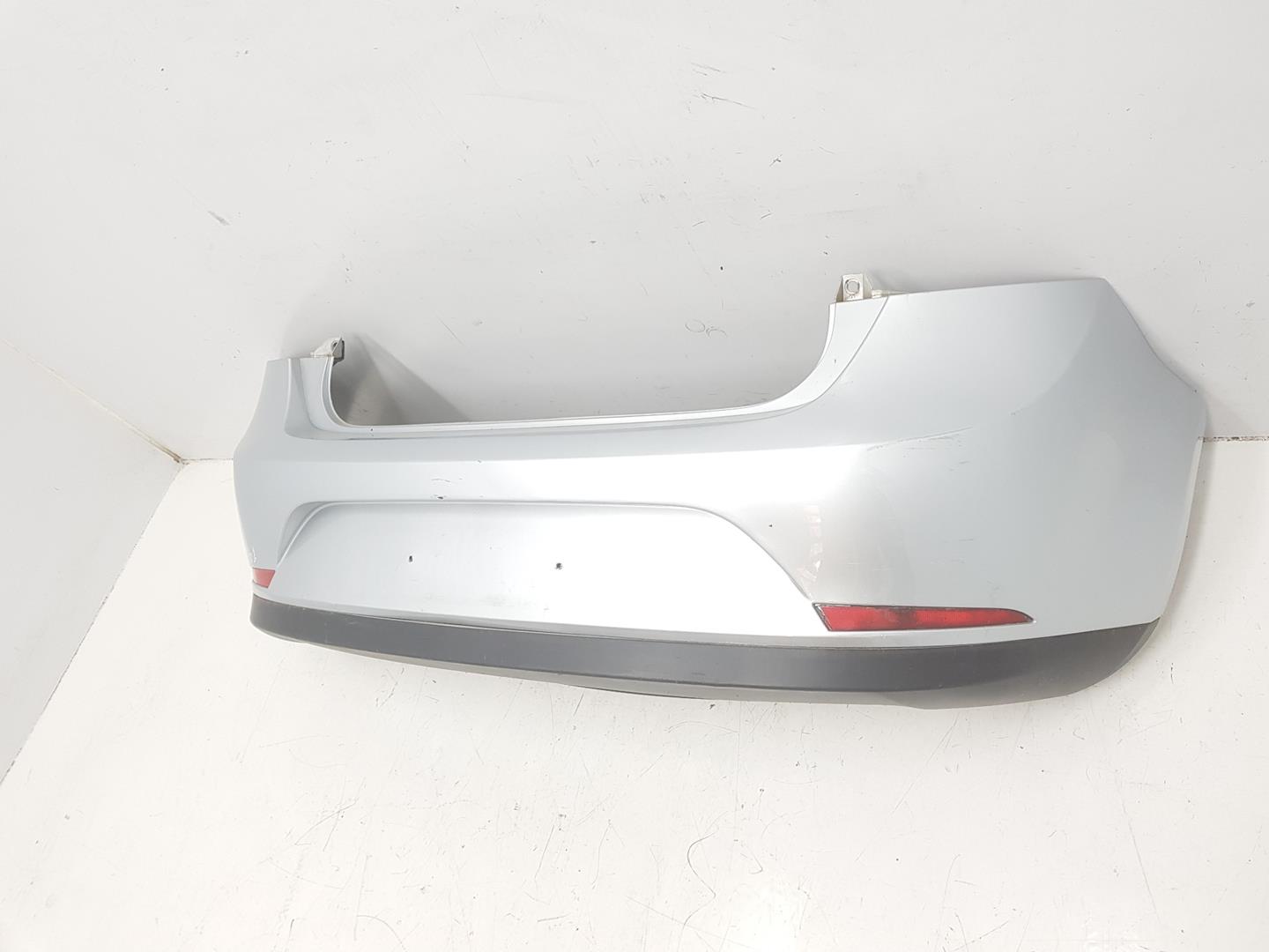 SEAT Ibiza 3 generation (2002-2008) Aizmugurējais buferis 6J4807421, 6J4807421, GRISPLATA 24195031