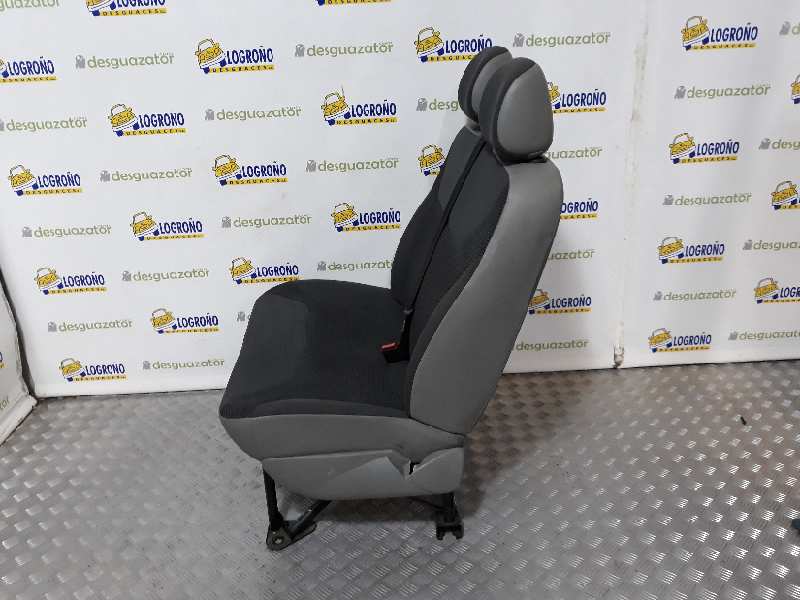 OPEL Vivaro A (2002-2006) Front Right Seat ENTELA,MANUAL 19581620