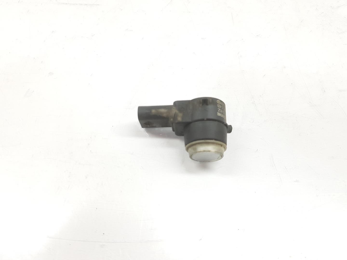 MERCEDES-BENZ C-Class W204/S204/C204 (2004-2015) Aizmugurējais pārking sensors A2125420018, A2125420018 24190335