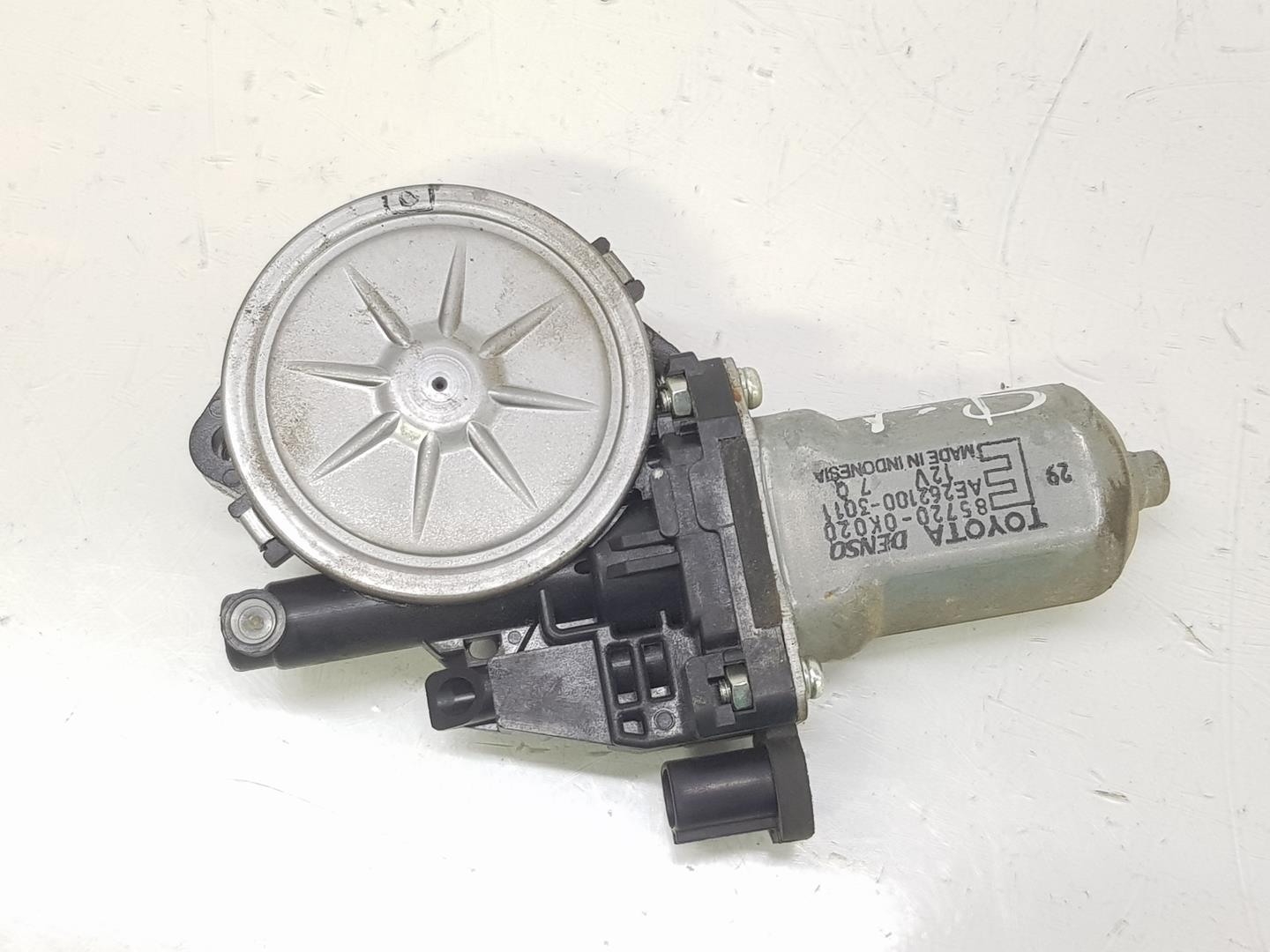 TOYOTA Hilux 7 generation (2005-2015) Galinių dešinių durų stiklo pakelėjo varikliukas 857200K020, 857200K020, SOLAMENTEELMOTOR 24154798