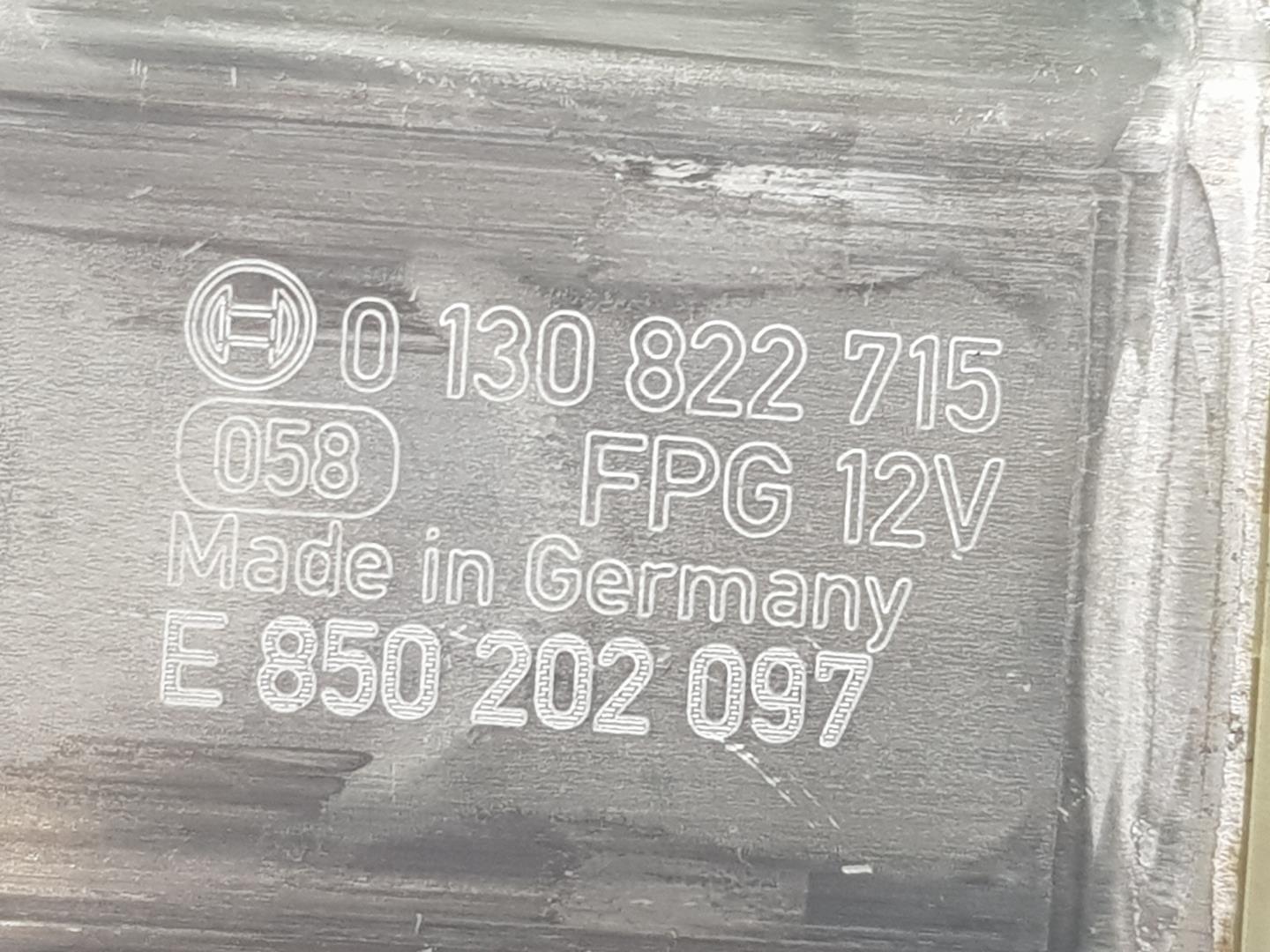 VOLKSWAGEN T-Roc 1 generation (2017-2024) Front Right Door Window Control Motor 5Q0959801A, 5Q0959801A, SOLAMENTEELMOTOR 24141663