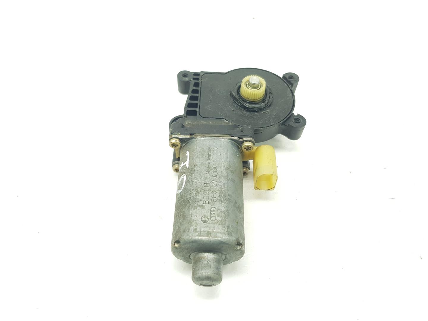 BMW 3 Series E46 (1997-2006) Moteur de commande de vitre de porte arrière droite 67628362065, 8362065 20360444