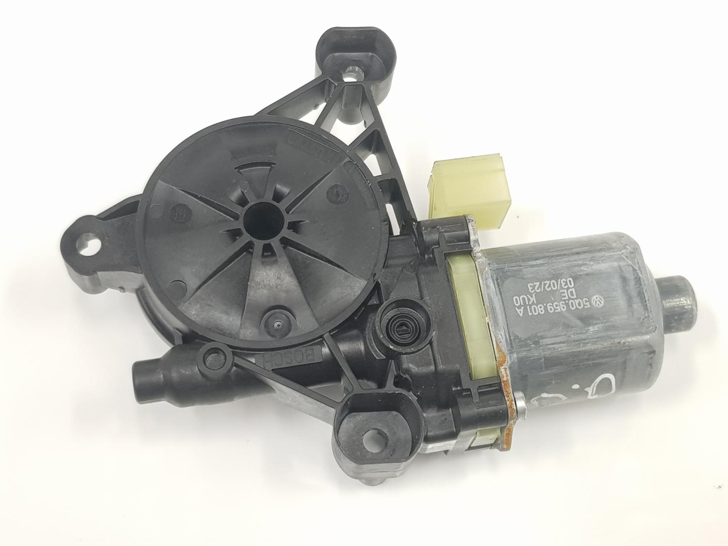 VOLKSWAGEN T-Roc 1 generation (2017-2024) Front Right Door Window Control Motor 0130822715, 5Q0959801A 24248369