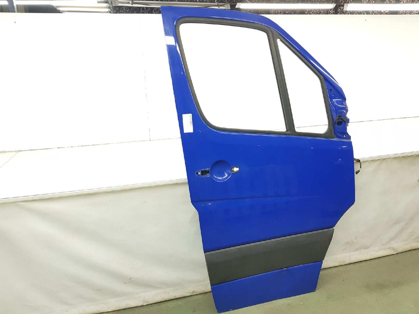 MERCEDES-BENZ Sprinter 2 generation (906) (2006-2018) Priekšējās labās durvis A9067200105, 9067200105, AZULULTRAMARMB5318 24549740