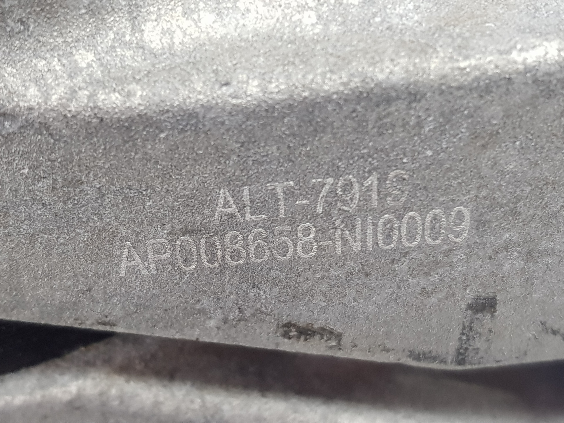 Alternador 2706030050 de Toyota Land cruiser j12 2004-2009 - pieza usada