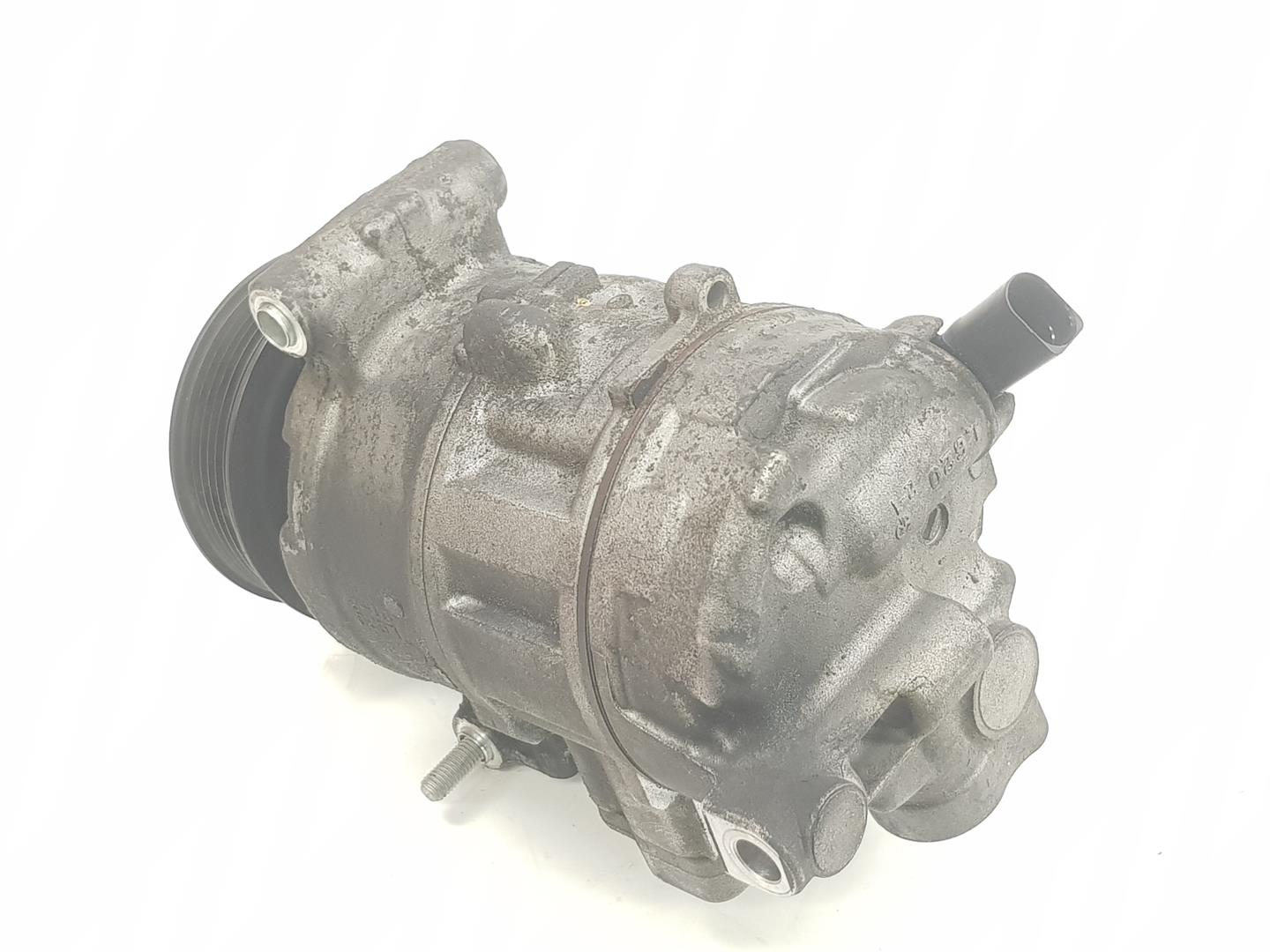 AUDI A4 B8/8K (2011-2016) Kondicionieriaus siurblys (kompresorius) 8K0260805L,8K0260805L 24238808