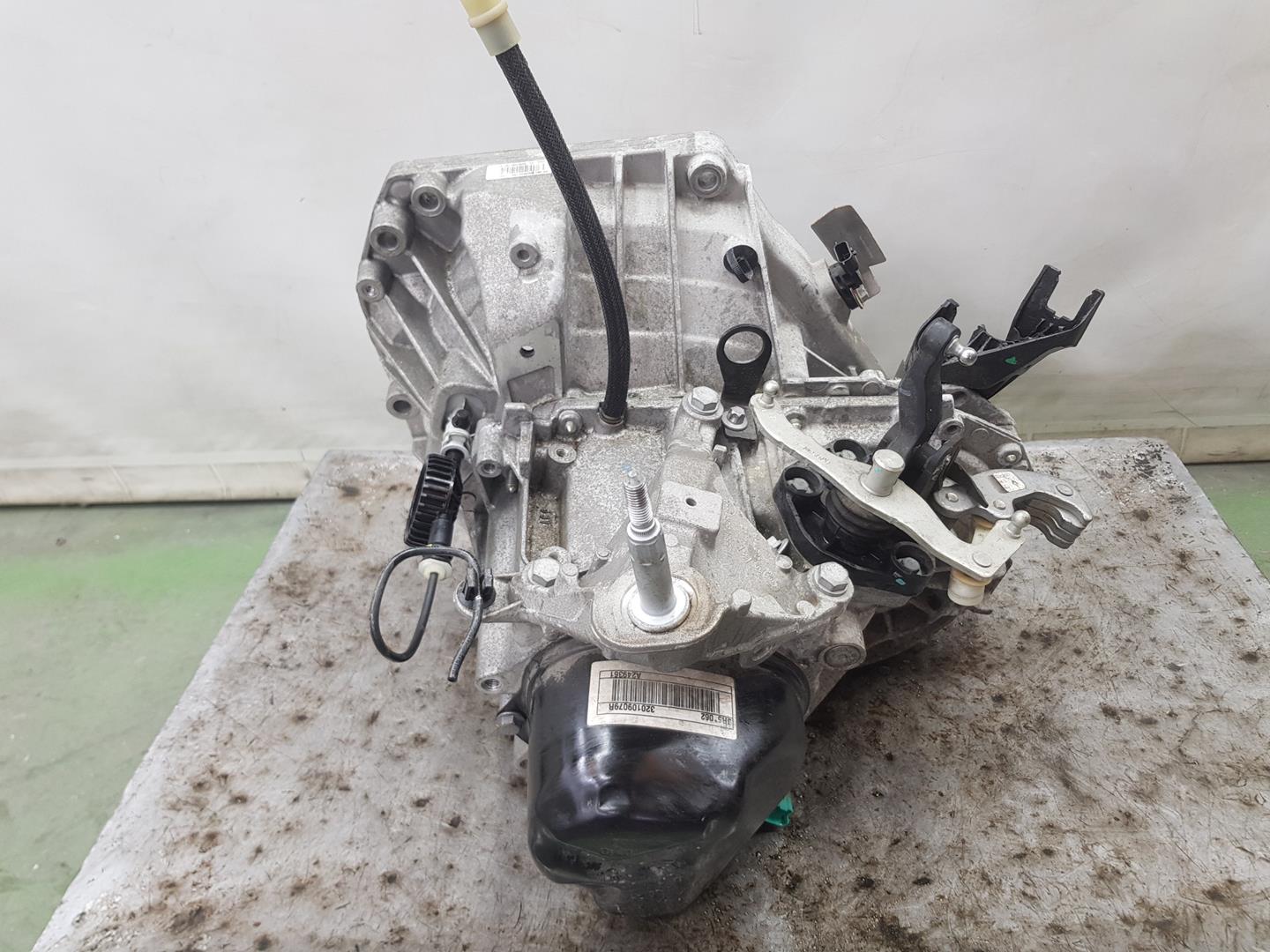 RENAULT Clio 4 generation (2012-2020) Gearbox JR5062,320109079R 24796988