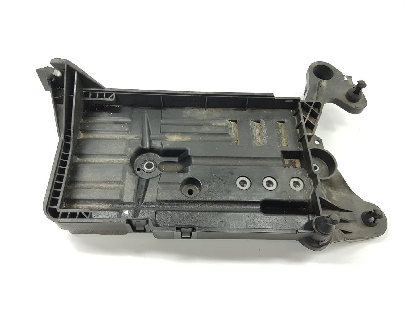 VOLKSWAGEN T-Roc 1 generation (2017-2024) Batteriholder 5Q0915331K, 5Q0915331K 24248383