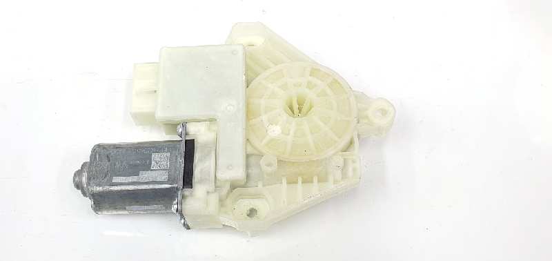 VOLKSWAGEN Golf 7 generation (2012-2024) Motor de control geam ușă  dreapta spate 5Q4959812F, 5Q4959812F 19757597