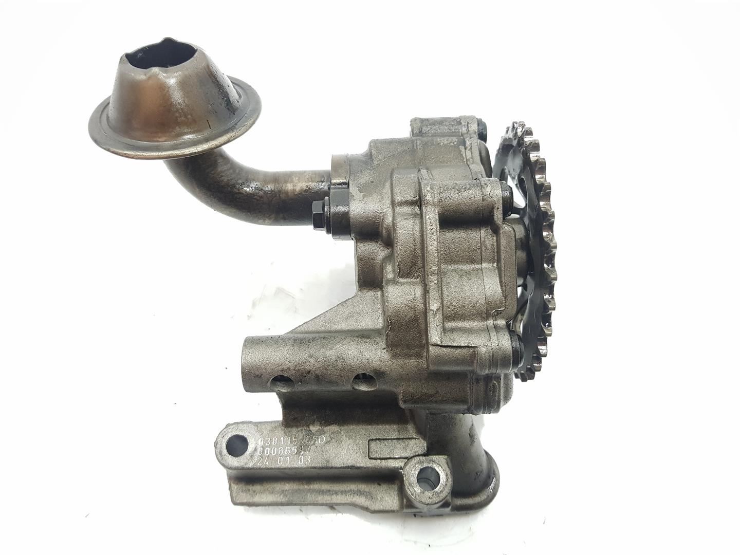 VOLKSWAGEN Passat B5 (1996-2005) Oil Pump 038115105D, 06B115251 20694409