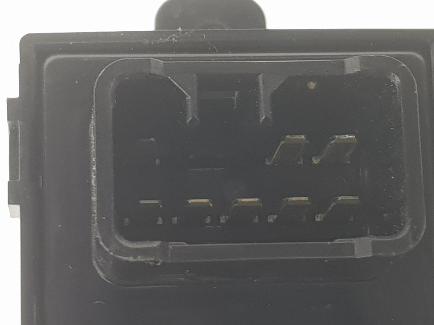KIA Cee'd 2 generation (2012-2018) Кнопка стеклоподъемника задней правой двери 93580A2100, 93580A2100, 1141CB 24244042