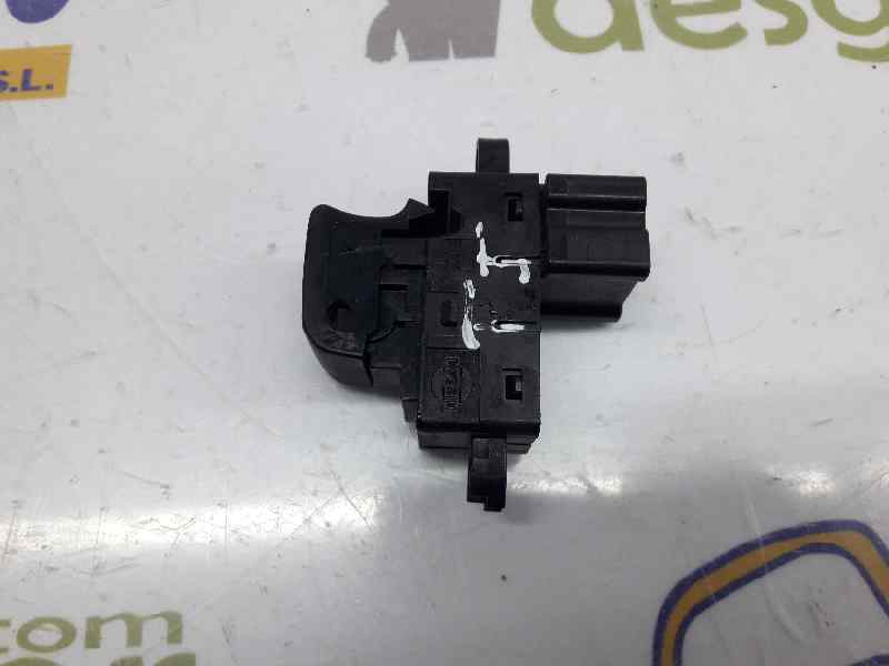 NISSAN X-Trail T31 (2007-2014) Rear Right Door Window Control Switch 25411JG000, 25411JG05A 19621062