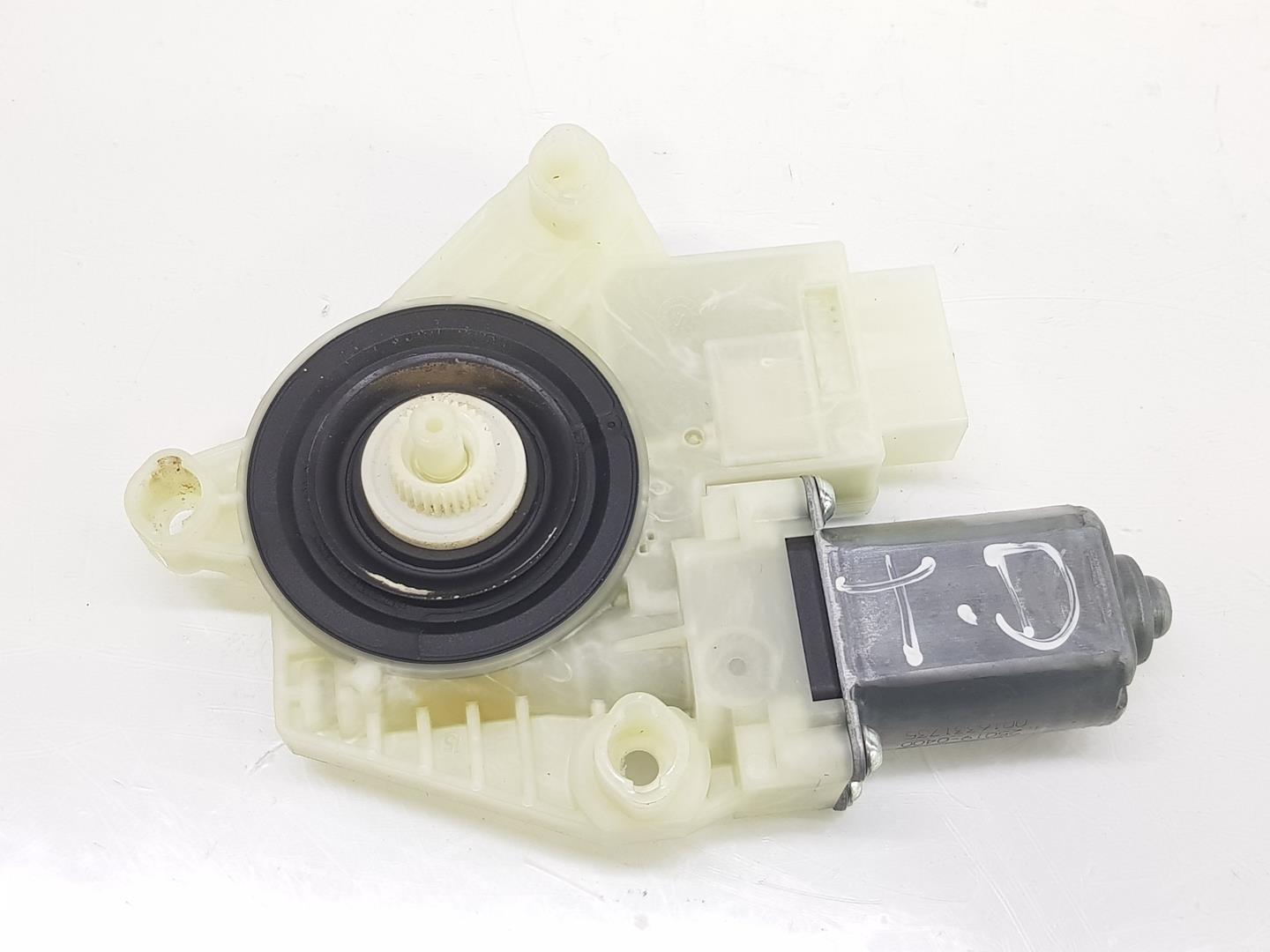 VOLKSWAGEN Golf 7 generation (2012-2024) Motor de control geam ușă  dreapta spate 5Q4959812F, 5Q4959812F, SOLOMOTOR 19832190