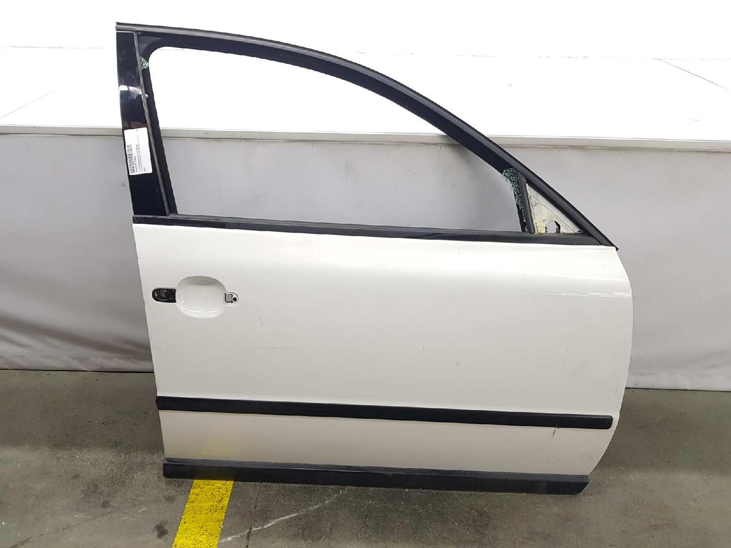 VOLKSWAGEN Passat B5 (1996-2005) Front Right Door 3B4831052BE,3B4831052BE,BLANCO 19678147