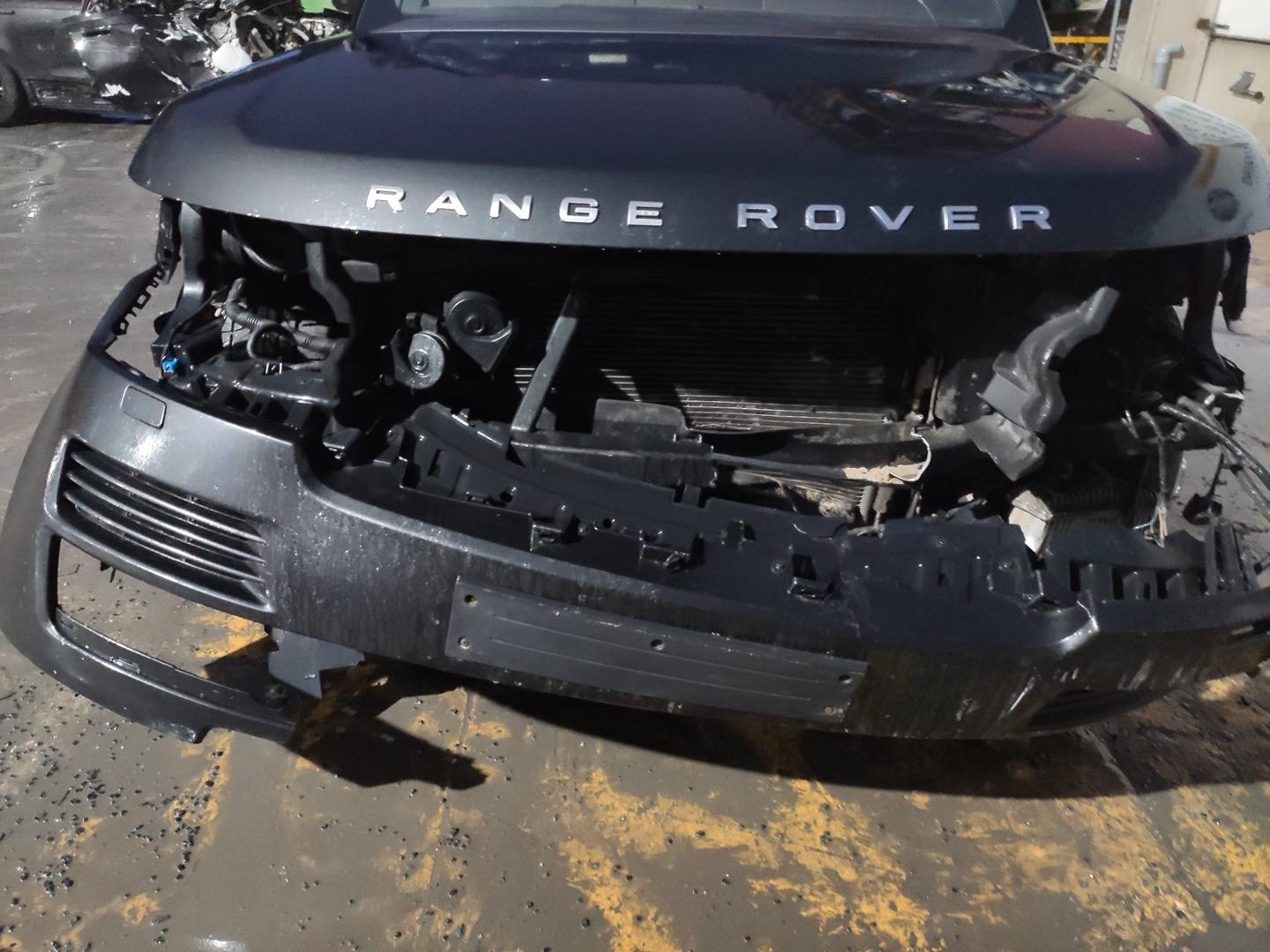 LAND ROVER Range Rover 4 generation (2012-2022) Rear Bumper CK5217D781AA, CK5217D781AA, 1263CS2222DL 24097500