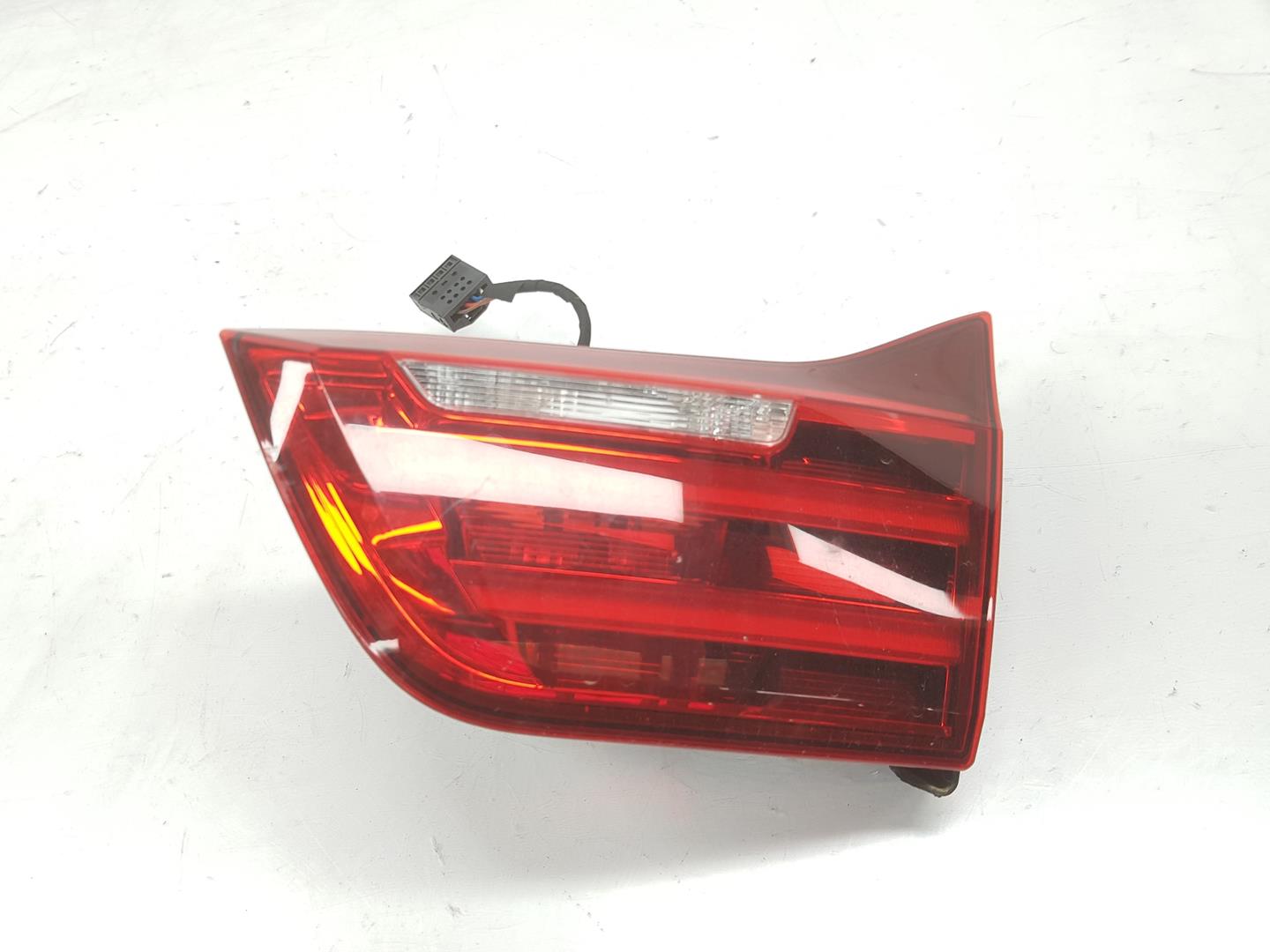 Piloto trasero derecho interior N47D20C 63217296102 de Bmw Serie 4 coupe 2013-0 184 CV con 45381 km
