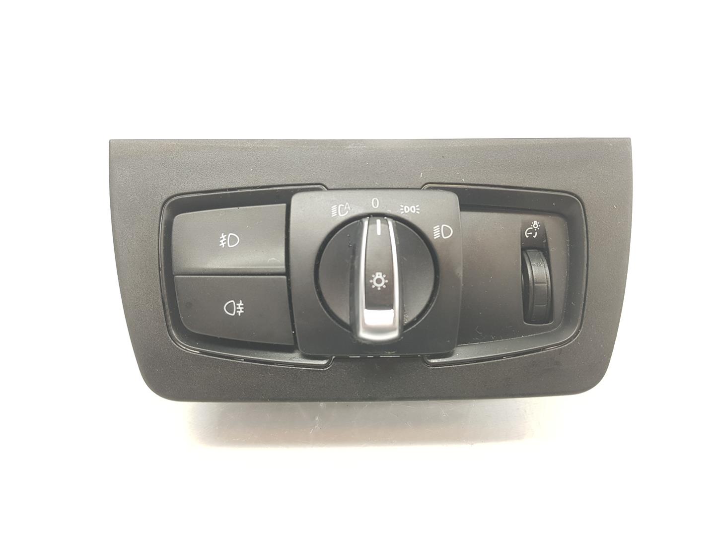BMW 4 Series F32/F33/F36 (2013-2020) Headlight Switch Control Unit 61319393947, 9393947 24208266