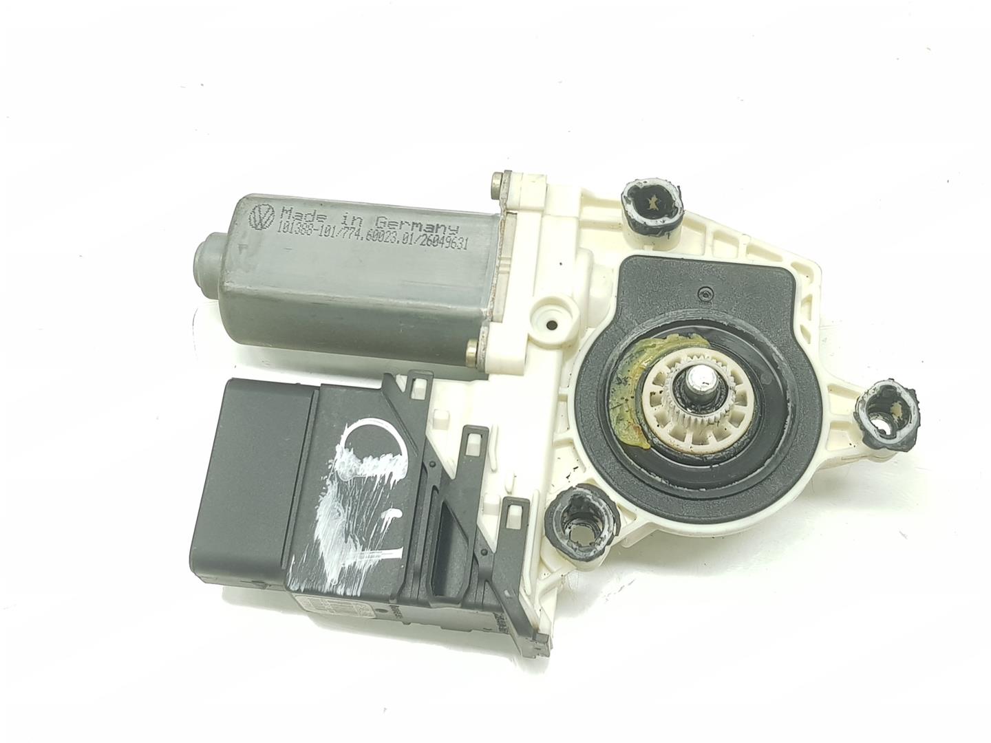 VOLKSWAGEN Bora 1 generation (1998-2005) Bakre høyre dør vinduskontrollmotor 1J4959812C, 1J4959812C, SOLAMENTEELMOTOR 19927044