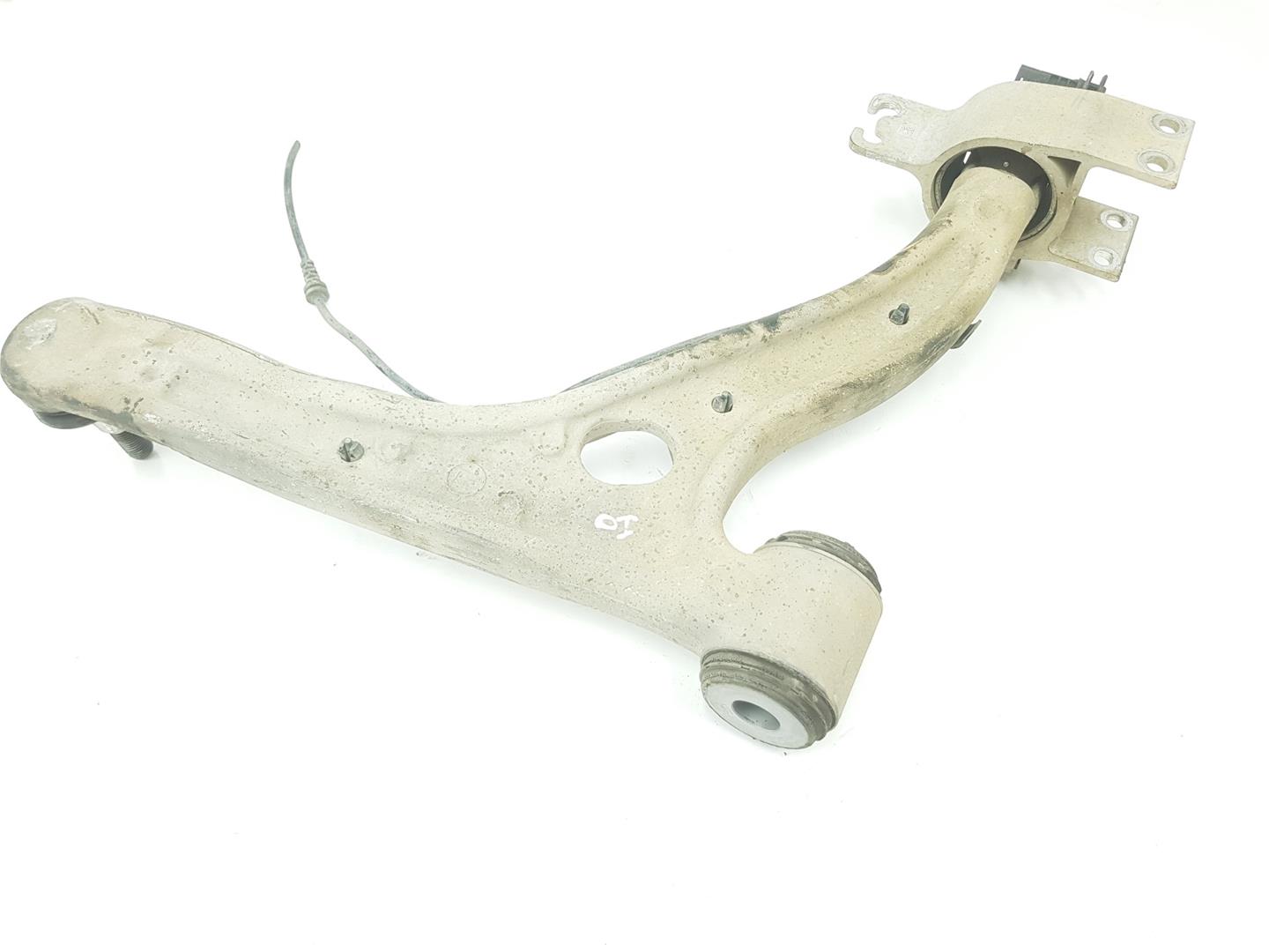 MERCEDES-BENZ A-Class W176 (2012-2018) Vänster främre arm A2465462543, A2463304800 24249241