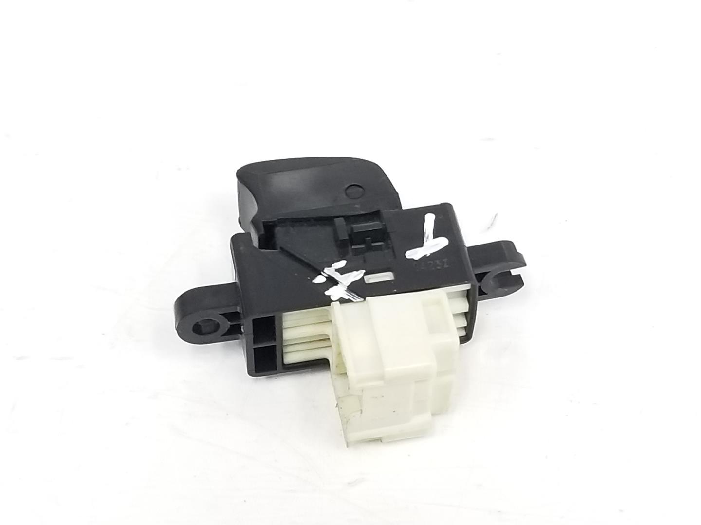 NISSAN Patrol Y61 (1997-2023) Rear Right Door Window Control Switch 254110V000, 254110V000 19754849