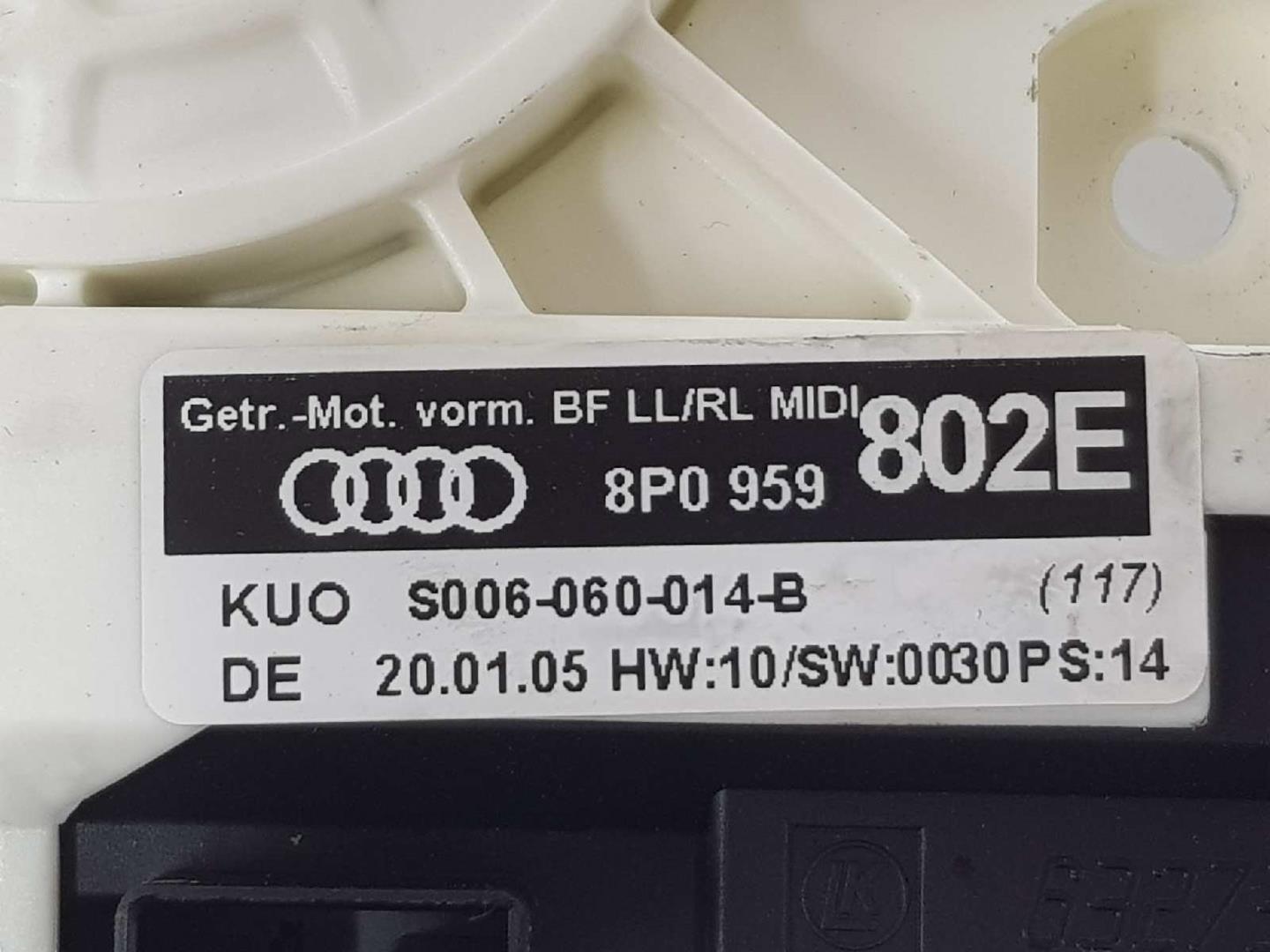 AUDI A3 8P (2003-2013) Moteur de commande de vitre de porte avant droite 8P0959802E, 0130822205 19699599