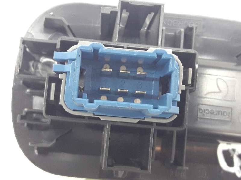 RENAULT Master 3 generation (2010-2023) Front Right Door Window Switch 8200476809, 8200476809 24060315