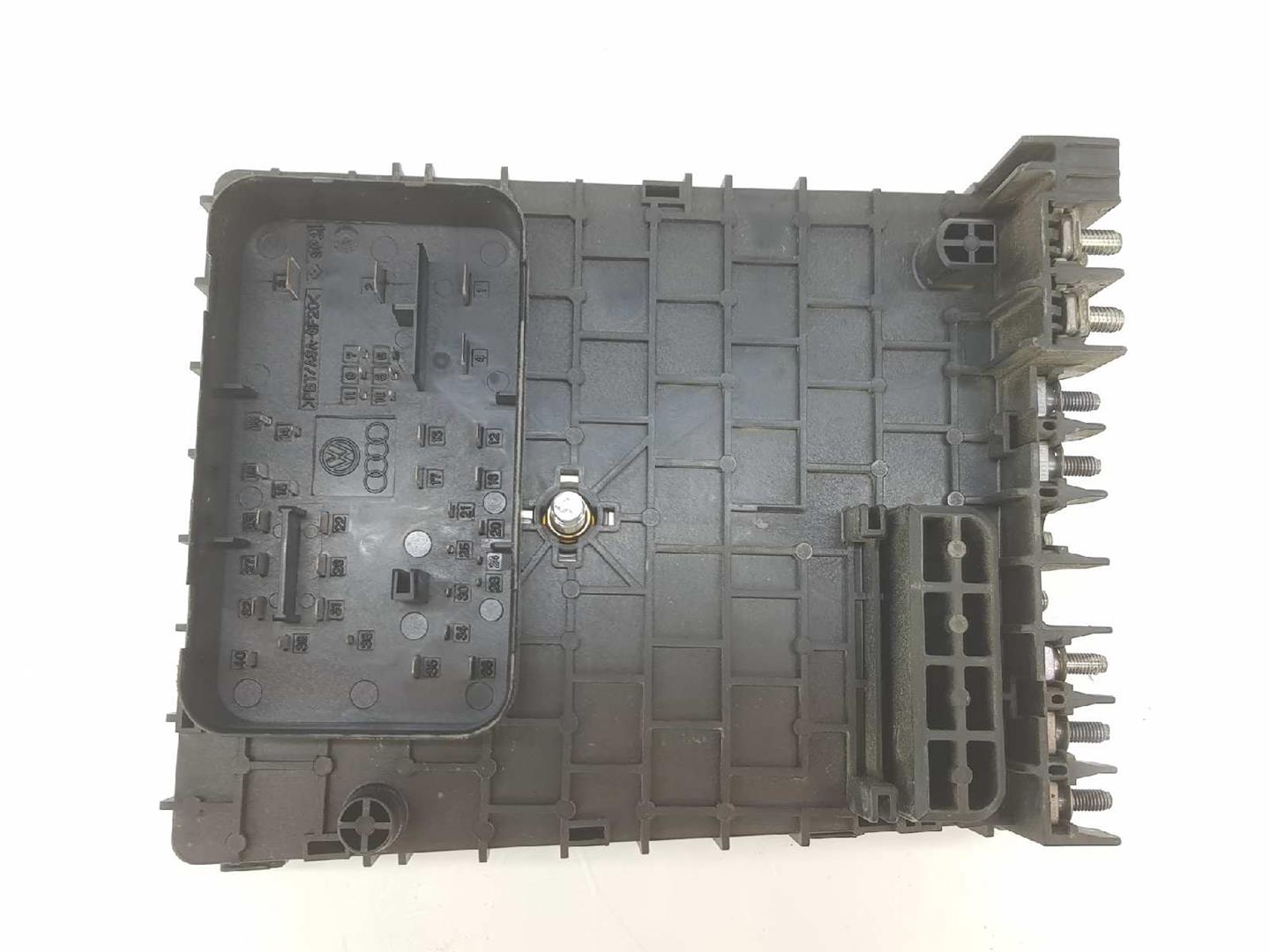 VOLKSWAGEN Passat B7 (2010-2015) Fuse Box 3C0937125, 3C0937125A 19702368