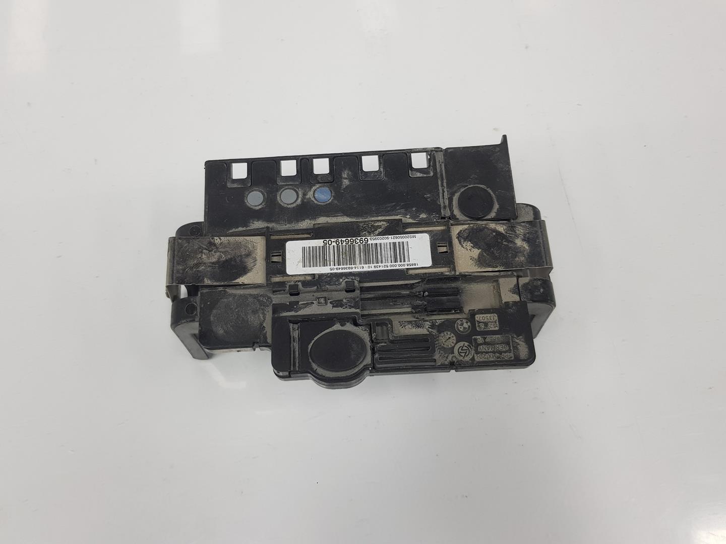 BMW 3 Series E90/E91/E92/E93 (2004-2013) Sikringsboks 61146936649,61146942912 19910145