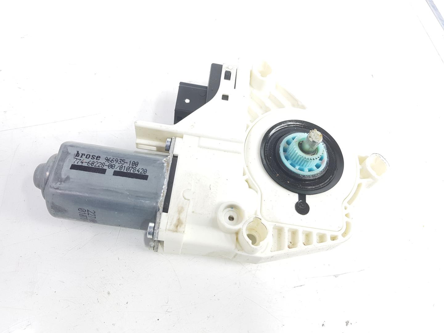 AUDI A4 B8/8K (2011-2016) Forreste venstre dør vinduesregulator motor 8T0959801A,8T0959801A,SOLOMOTOR 24117627