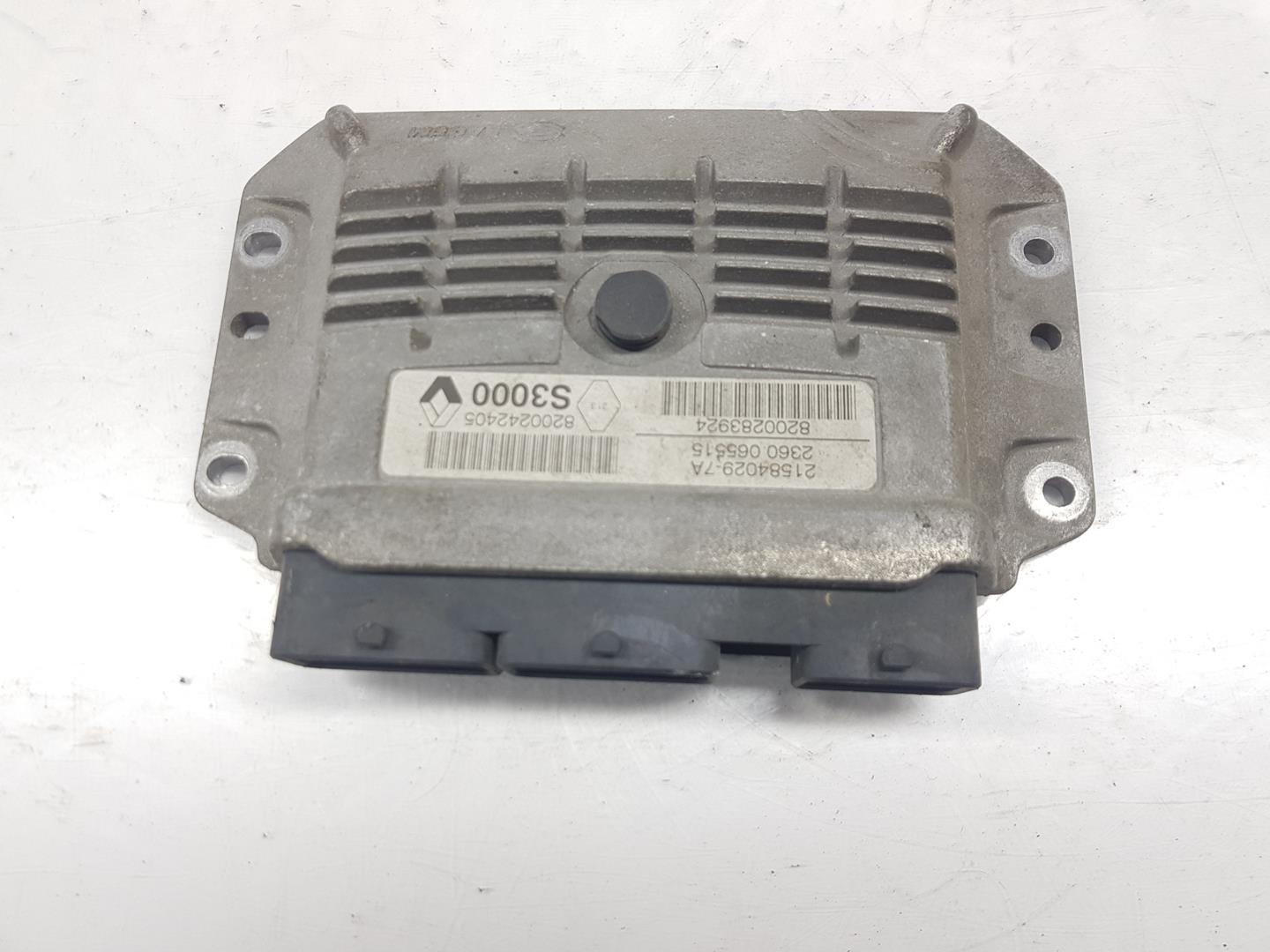 RENAULT Megane 2 generation (2002-2012) Engine Control Unit ECU 8200283924, 8200242405 19909831