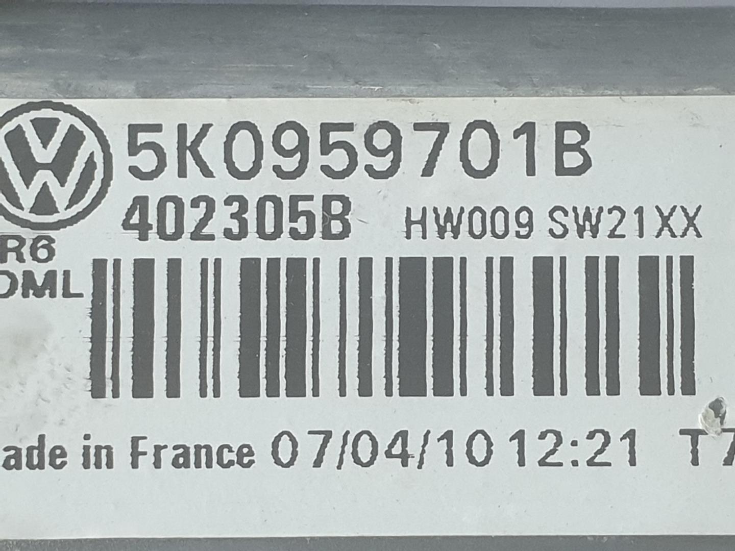 VOLKSWAGEN Golf 6 generation (2008-2015) Moteur de lève-vitre de porte avant gauche 5K0959701B,5K0959701B 19845847