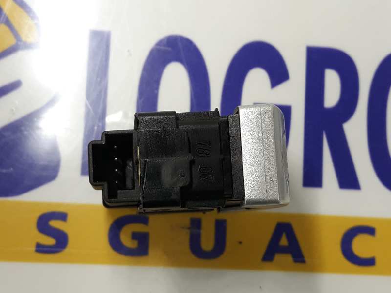 MERCEDES-BENZ SLK-Class R171 (2004-2011) Front Right Door Window Switch A1718205410 19610648