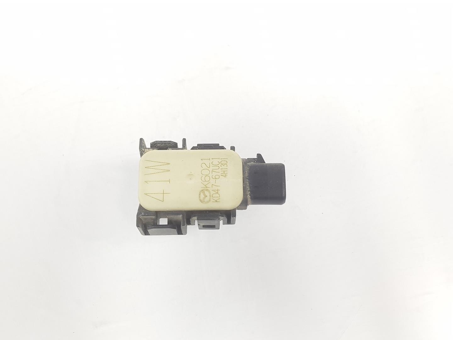 MAZDA 3 BM (2013-2019) Aizmugurējais pārking sensors KD4767UC1, KD4767UC151 24134436