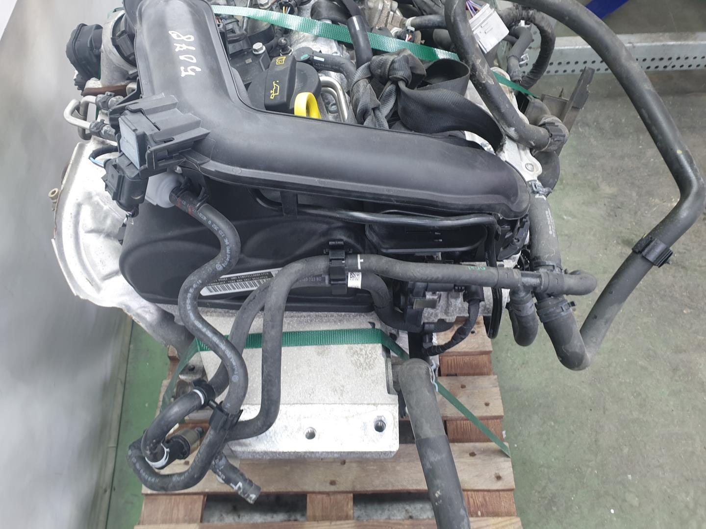 SKODA Fabia 3 generation (2014-2021) Двигатель CHZB, 04C100032E 24246366