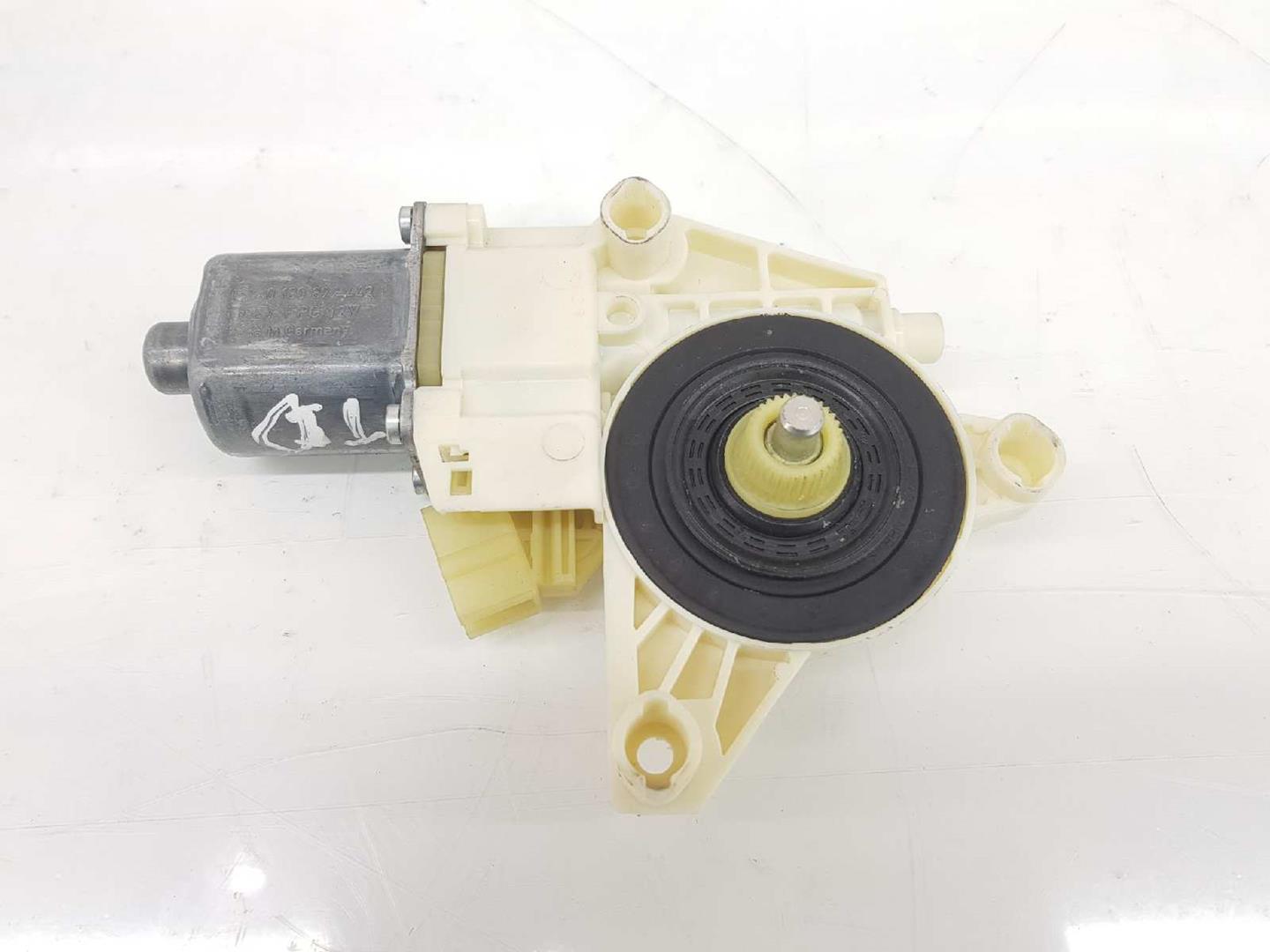 MERCEDES-BENZ GLK-Class X204 (2008-2015) Rear Right Door Window Control Motor A2048200642, 2048200642 19715463