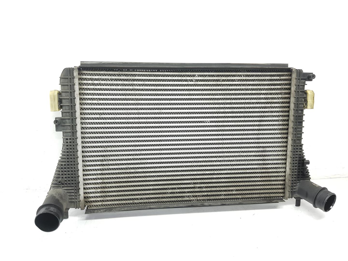 VOLKSWAGEN Caddy 3 generation (2004-2015) Starpdzesētāja/interkūlera radiators 1K0145803BM, 1K0145803BM 22625701