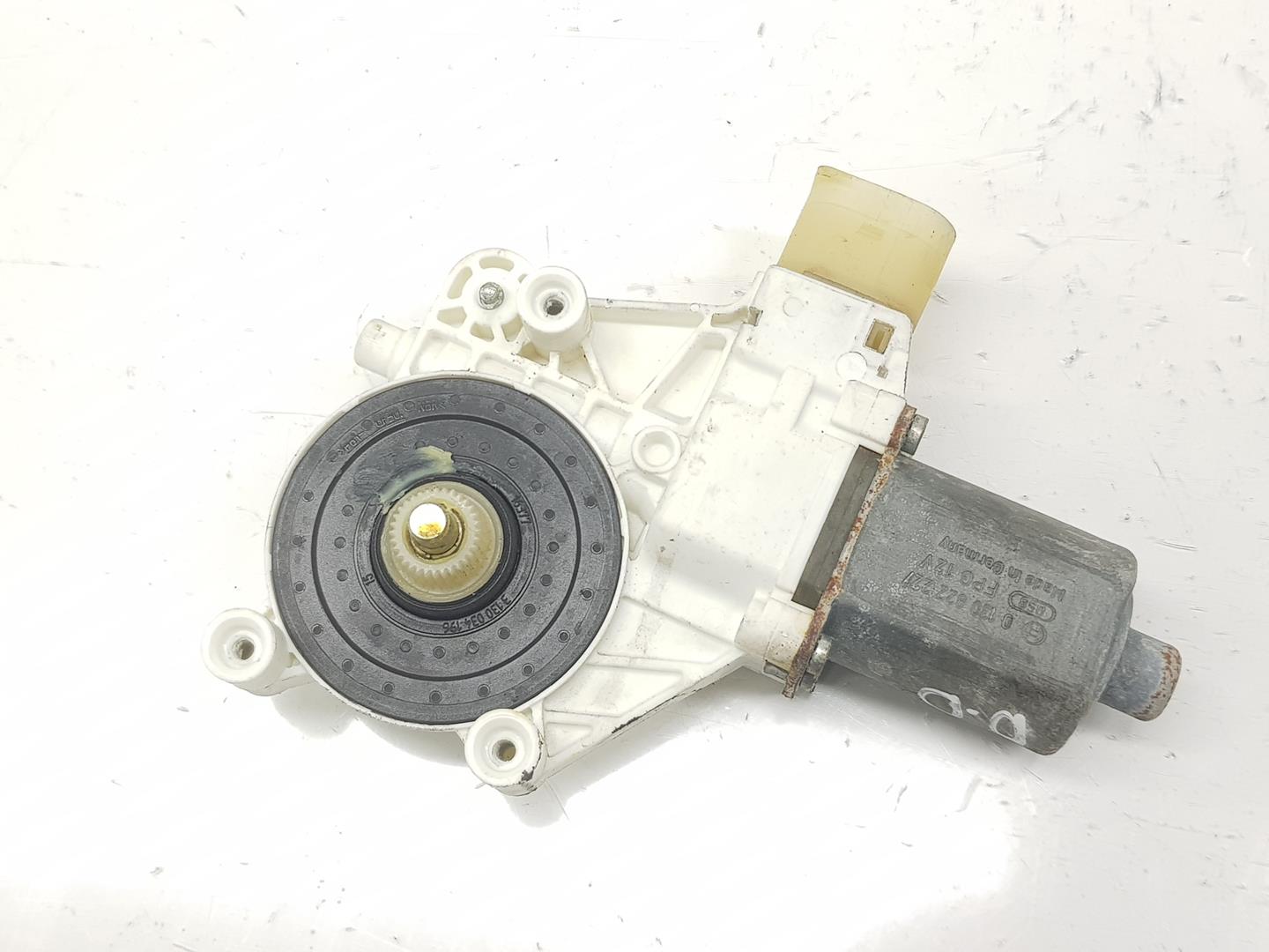 BMW 3 Series E90/E91/E92/E93 (2004-2013) Front Right Door Window Control Motor 67626927028,6927028,SOLAMENTEELMOTOR 19927119