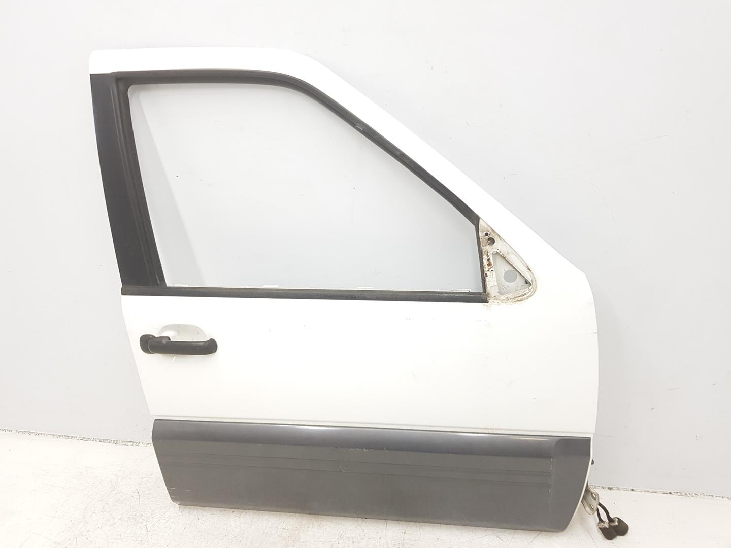 NISSAN Terrano 2 generation (1993-2006) Front Right Door 801007F732,BLANCO326 19888121