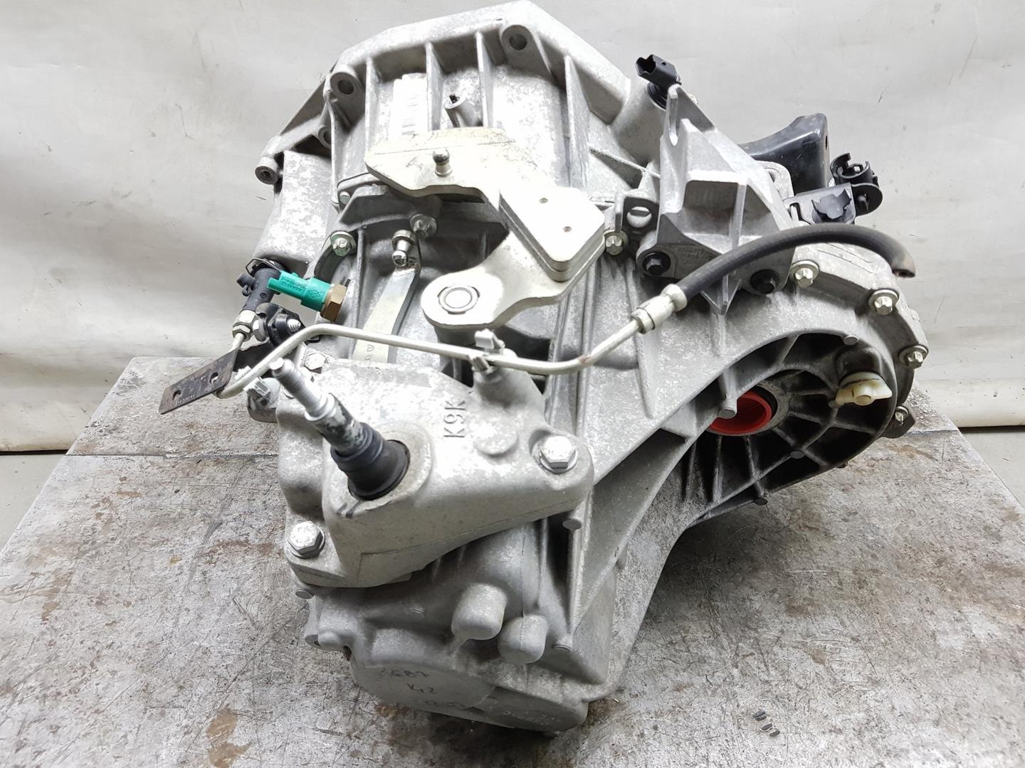 RENAULT Clio 3 generation (2005-2012) Gearbox TL4002,7701477492 24238657