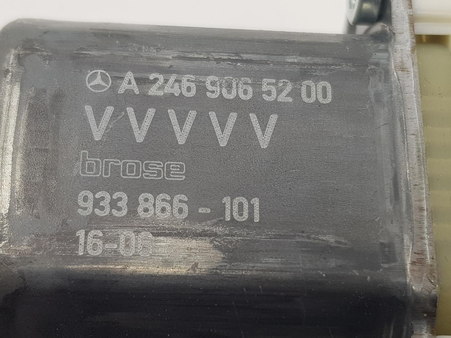 MERCEDES-BENZ A-Class W176 (2012-2018) Moteur de commande de vitre de porte avant droite A2469065200, A2469065200, 1141CB 24214865