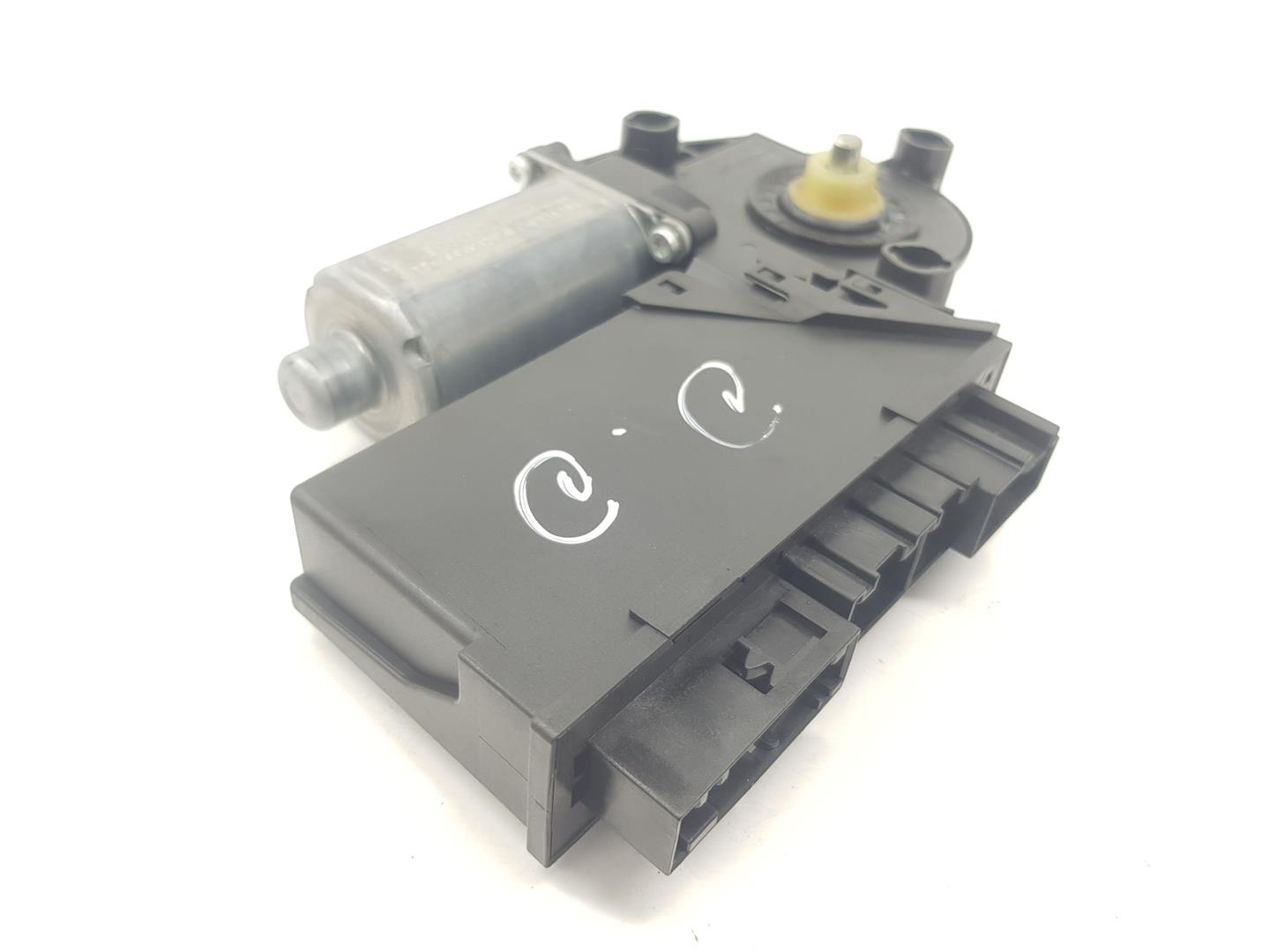 SEAT Exeo 1 generation (2009-2012) Front Right Door Window Control Motor 8E1959802G,8E1959802G 24232132