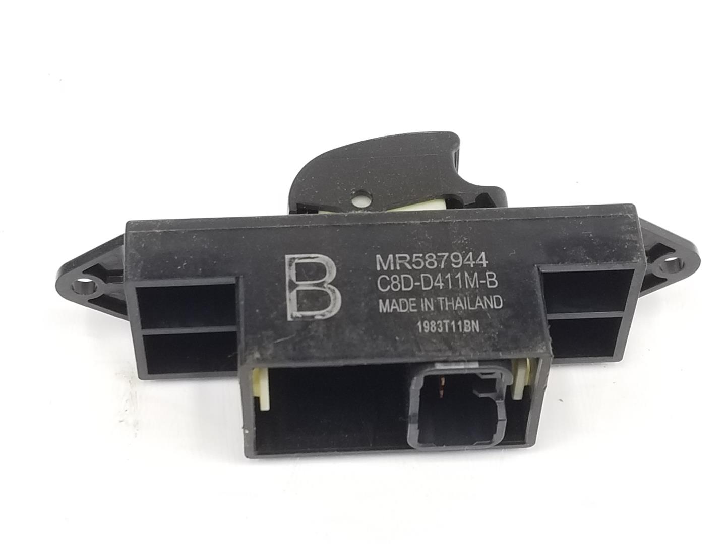 MITSUBISHI ASX 1 generation (2010-2020) Кнопка стеклоподъемника задней правой двери MR587944, MR587944 24194724